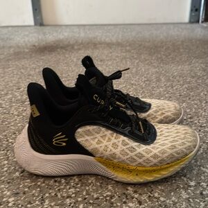 Curry Flow 9 “Warp The Game Day” Basketball Shoes